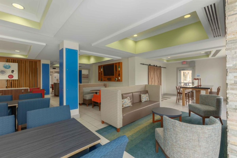 Holiday Inn Express Hotel & Suites Binghamton University-Vestal Image 25