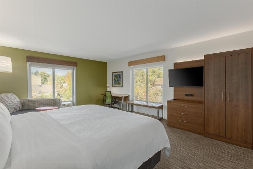 Holiday Inn Express Hotel & Suites Binghamton University-Vestal image 4